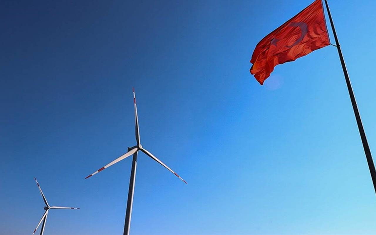 Türkiye'nin rüzgar enerjisi kurulu gücü 10 bin 500 megavatı aştı