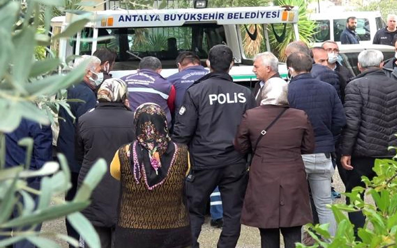 Antalya'da dehşet! Eşini öldürüp sabaha kadar başında bekledi; polise giderek teslim oldu