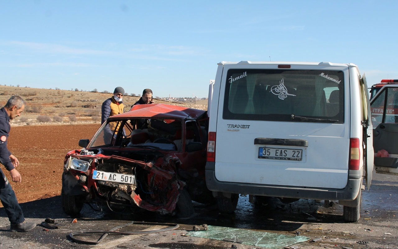 Mardin'de minibüs ile otomobil çarpıştı! 1 kişi öldü, 5 kişi yaralandı