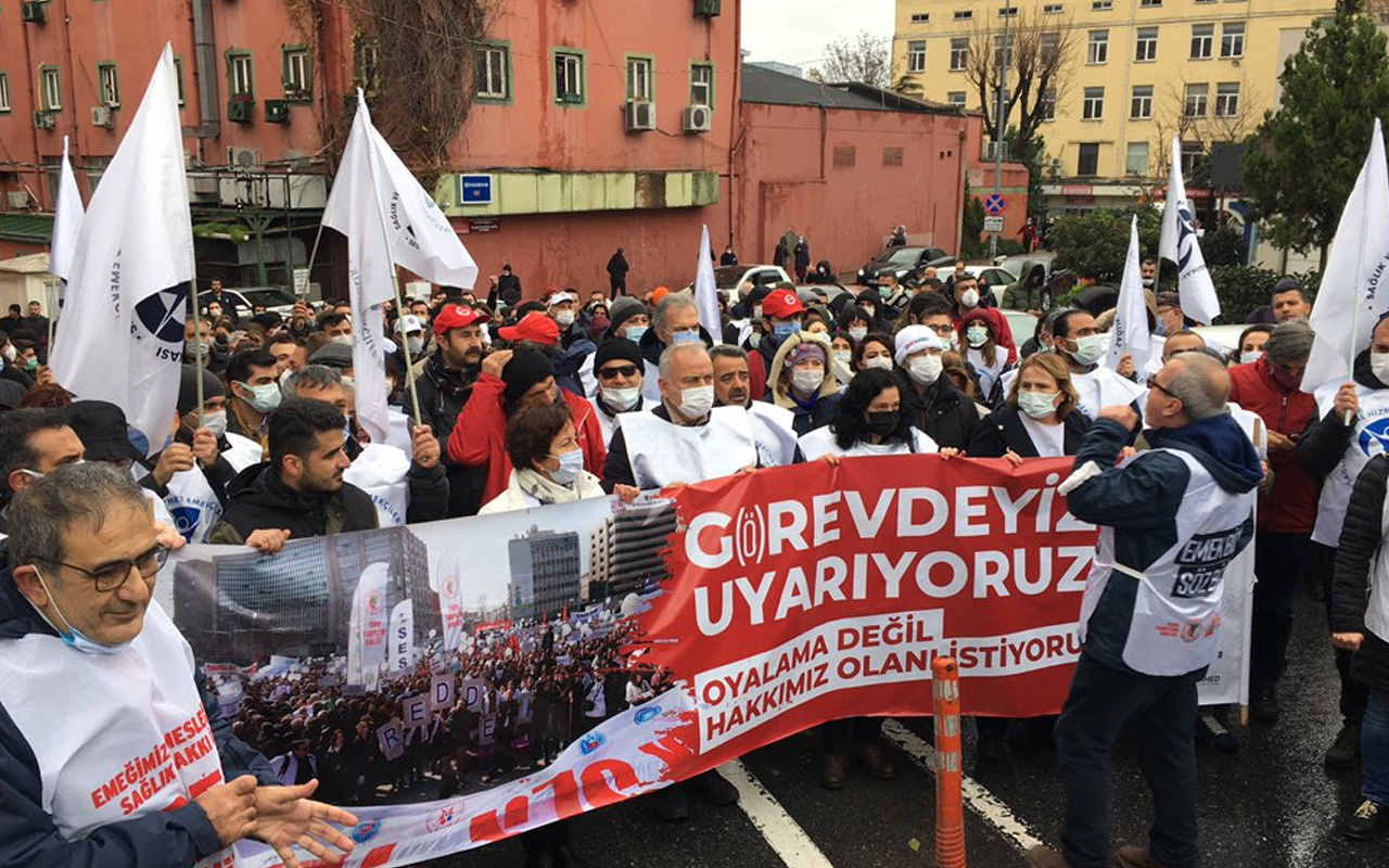 İstanbul'da doktorlar grevde Basın açıklaması yaptılar