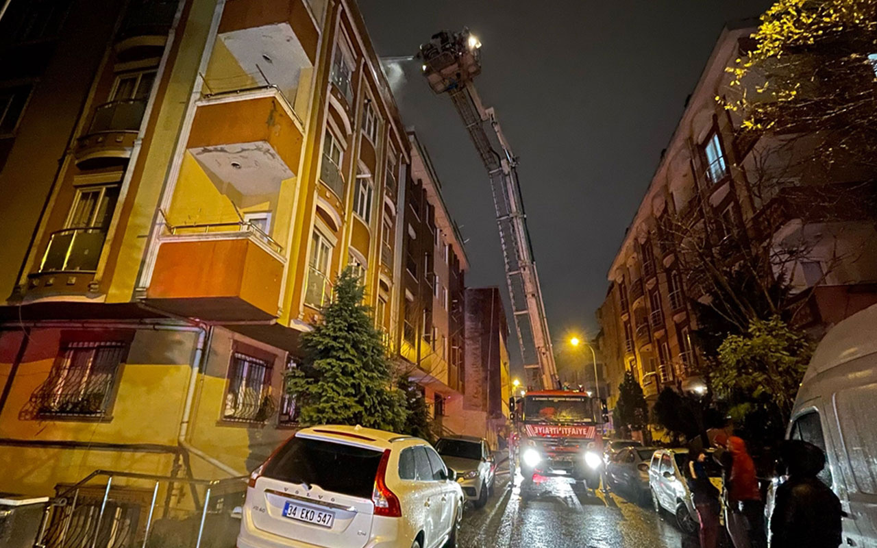 Çekmeköy'de 5 katlı binanın çatısı alev alev yandı