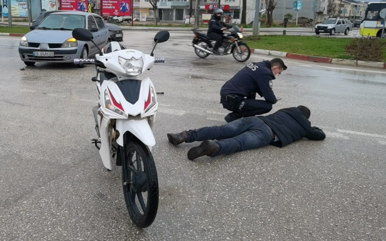 Bursa'da motosikletle kaza yaptı 5 metre sürüklendi! Aklına ilk bakın ne geldi