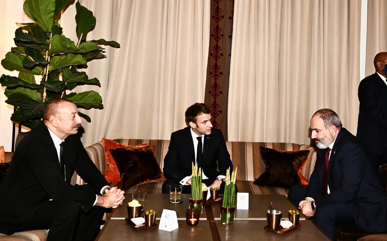 Macron, Aliyev ve Paşinyan ile görüştü: Ermenileri asla terk etmeyeceğiz