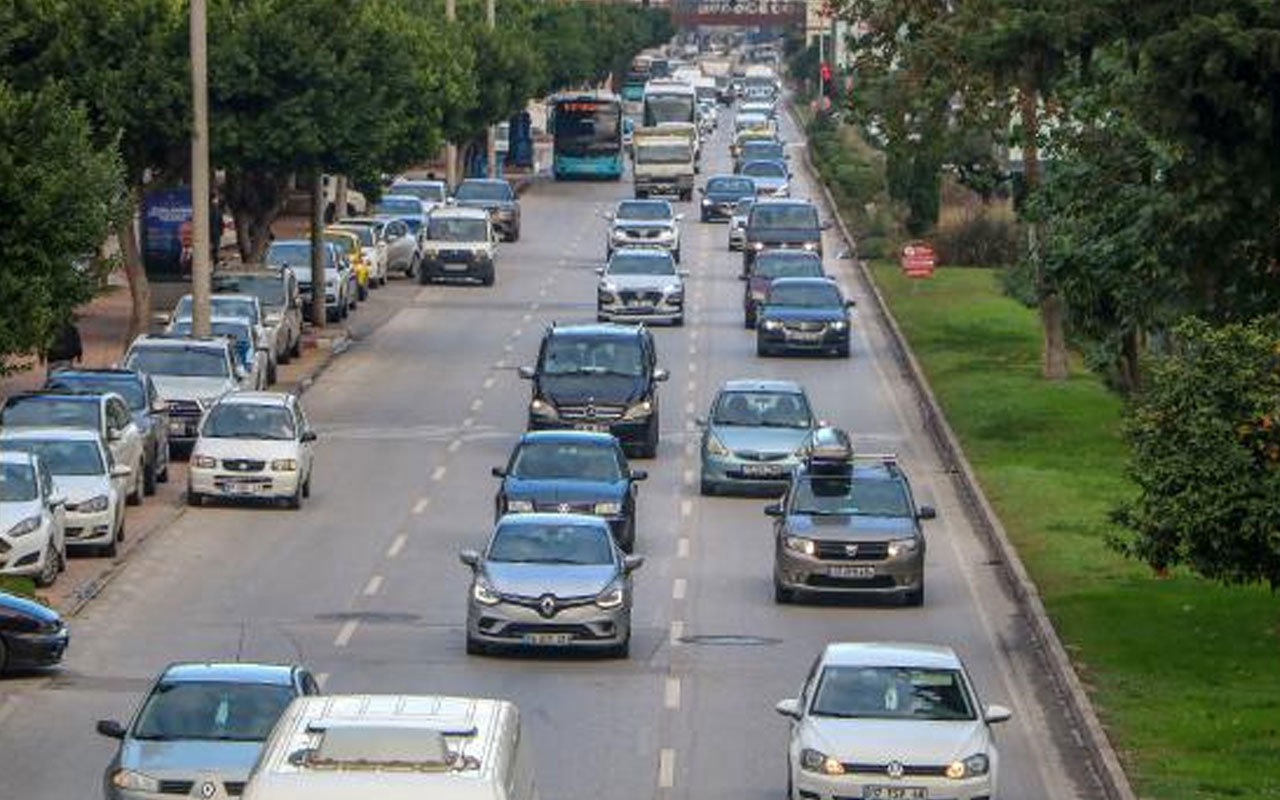 Antalya'da araçları teslim etmeyen bayi hakkında suç duyurusu