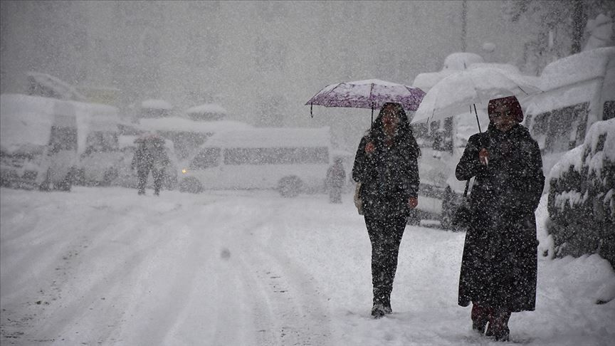 Dondurucu soğuk ve kar geliyor! İstanbul Valiliği tarih ve saat verdi: Bu ilçeler dikkat