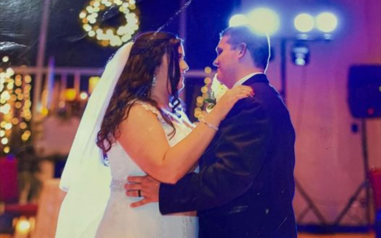 Kentcuky'deki hortumda kaybolan düğün fotoğrafı 240 kilometre uzakta bulundu