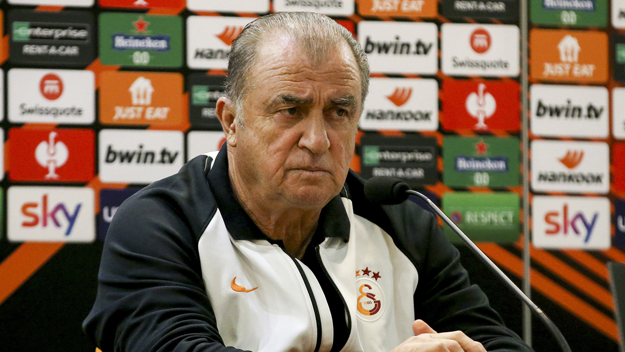 Galatasaray Teknik Direktörü Fatih Terim'den Zorbay Küçük açıklaması: Yanına kar bırakmayacağız