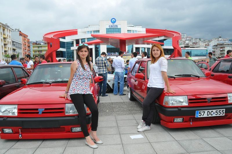 Türkiye'de tek, koleksiyonluk! 20 yıllık araçların fiyatlarını duyan inanamadı