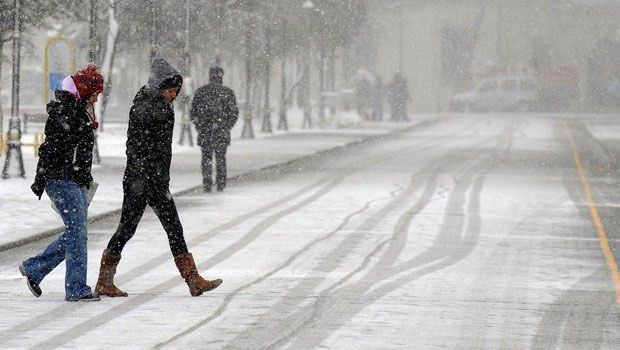 İstanbul için meteoroloji ve AKOM'dan kar yağışı uyarısı saat 22.00'da