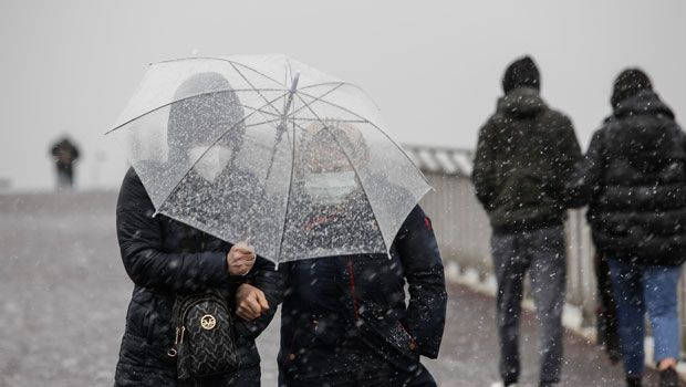 İstanbul için meteoroloji ve AKOM'dan kar yağışı uyarısı saat 22.00'da