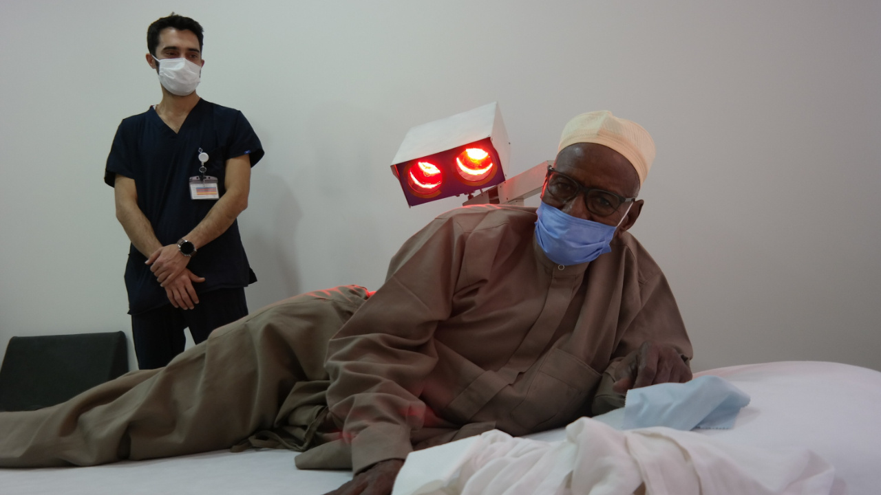 Afrikalı hasta şifayı Eskişehir’de buldu: Kısa sürede ağrılarından kurtuldu
