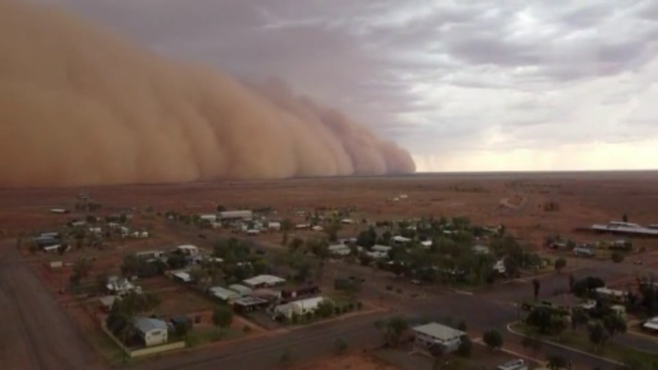 Avustralya'nın Queensland eyaletinde dev kum fırtınası