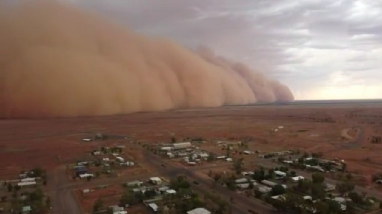 Avustralya'nın Queensland eyaletinde dev kum fırtınası