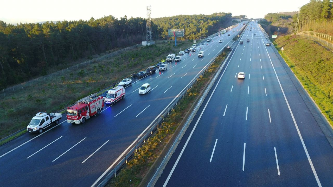 İstanbul Çekmeköy Kuzey Marmara Otoyolu'nda 19 araç birbirine girdi
