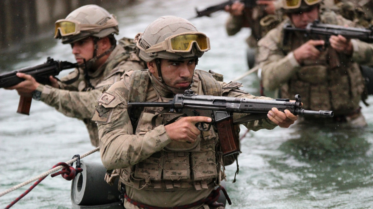 Jandarma komandoların nefes kesen eğitimi