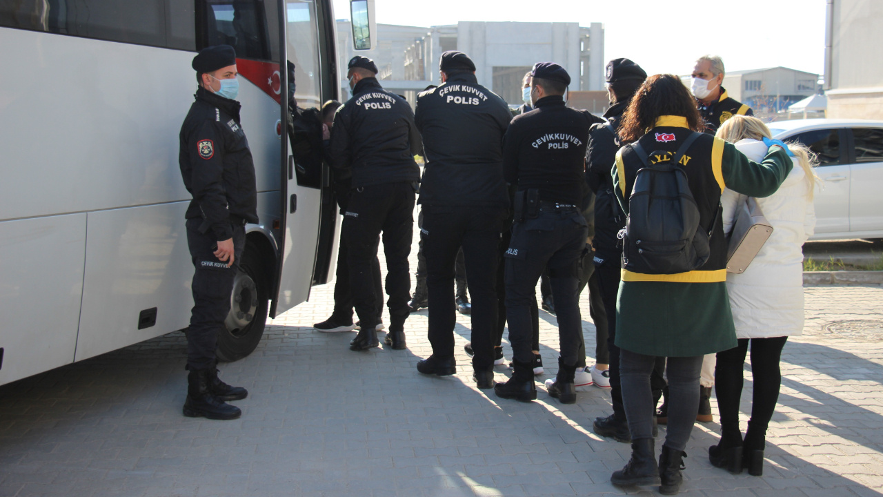 Aydın Kuşadası'ndaki fuhuş operasyonunda 6 tutuklama