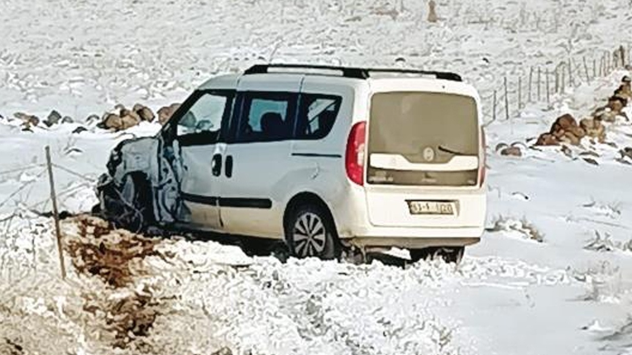 Diyarbakır'da hatalı sollama zincirleme kaza getirdi! 3 araç birbirine girdi