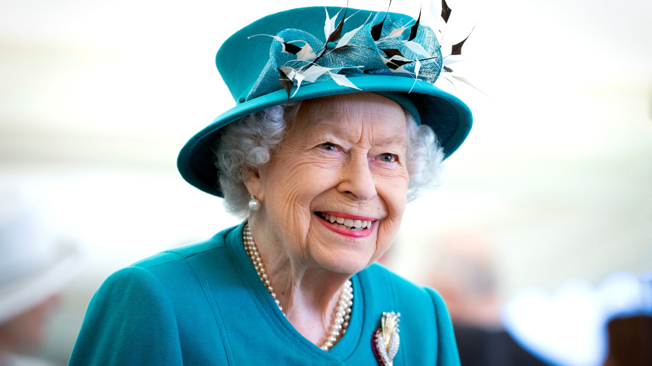 Kraliçe Elizabeth'in cenaze töreni öncesi hiç görülmemiş portresi yayınlandı