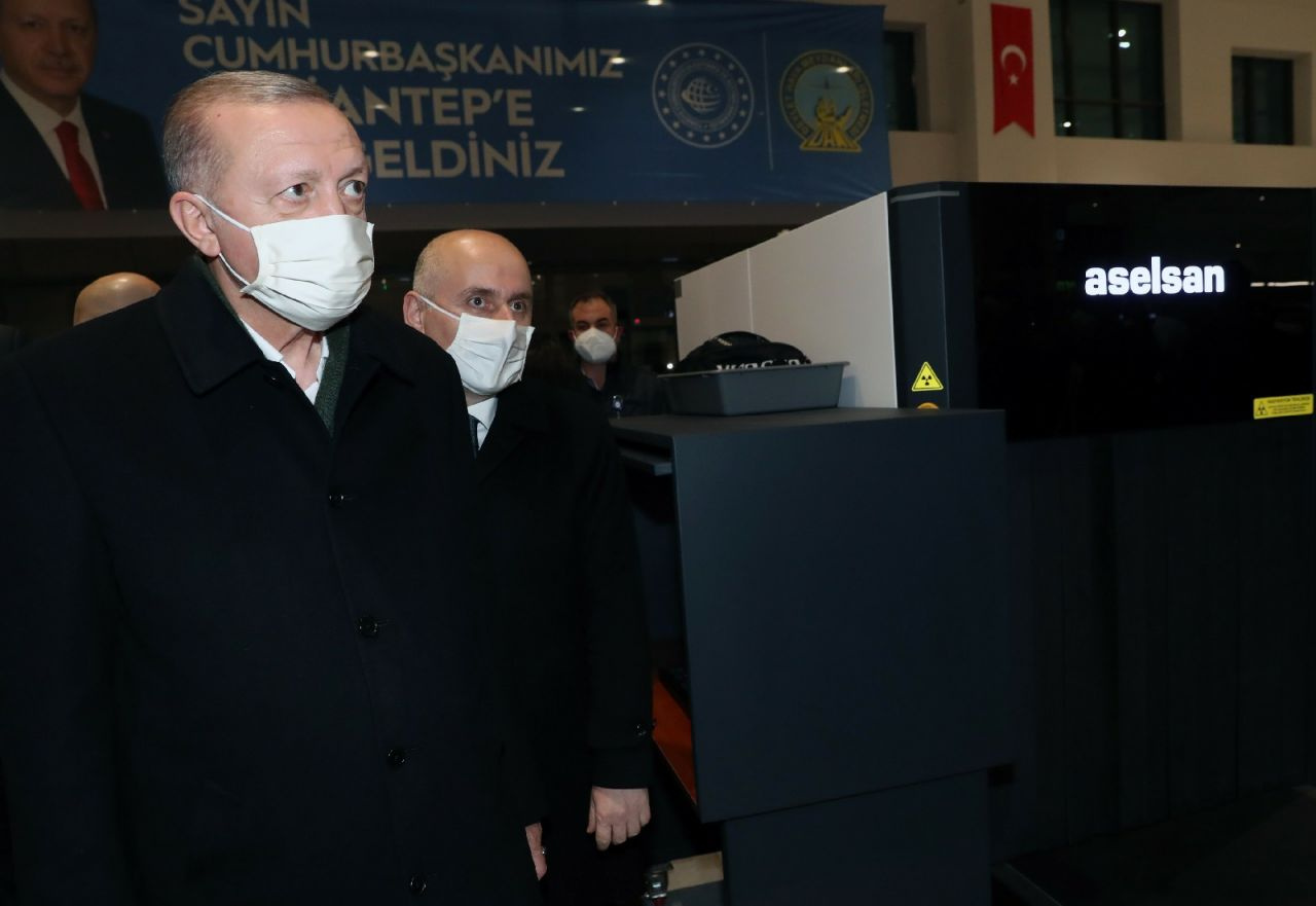 Cumhurbaşkanı Erdoğan'dan ASELSAN üretimi X-ray cihazına inceleme