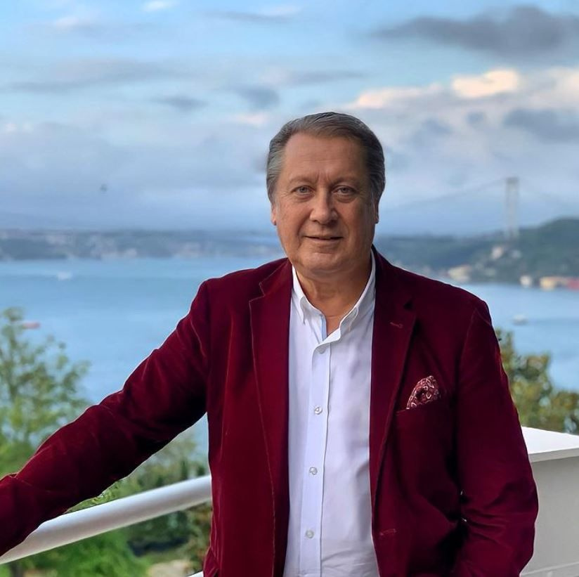 Hülya Avşar'ın 'simit'inin ardından Ahmet Özhan'dan çok konuşulacak 'yarım ekmek' çıkışı