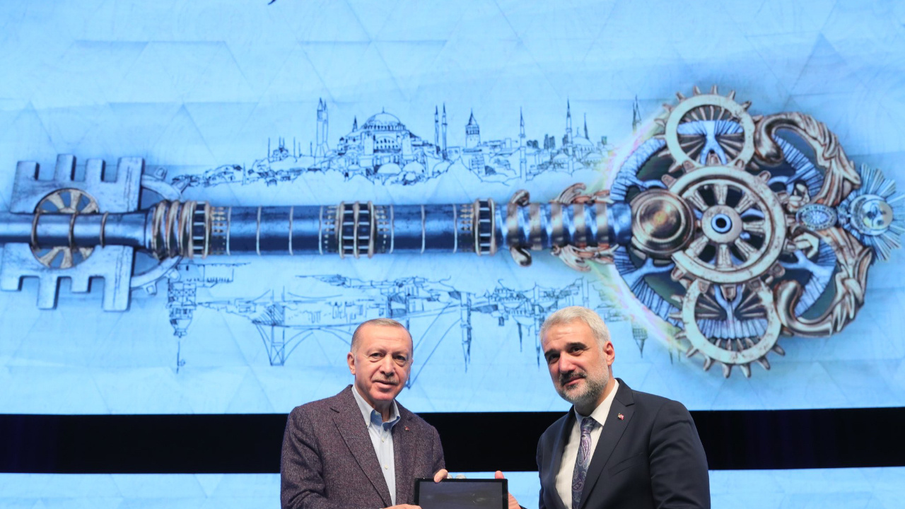 Cumhurbaşkanı Erdoğan'a ilk NFT hediyesi İstanbul'un Anahtarı