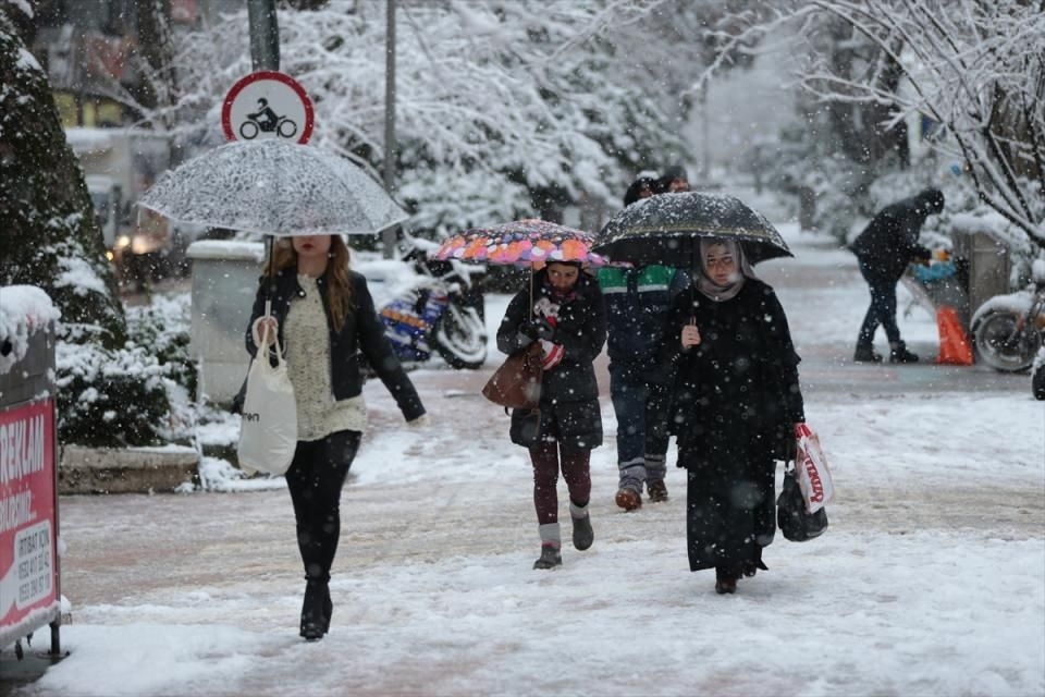 Meteoroloji 'sahte bahara aldanmayın' diye uyardı! İşte kara kışın geleceği tarih bugün kuvvetli yağış var