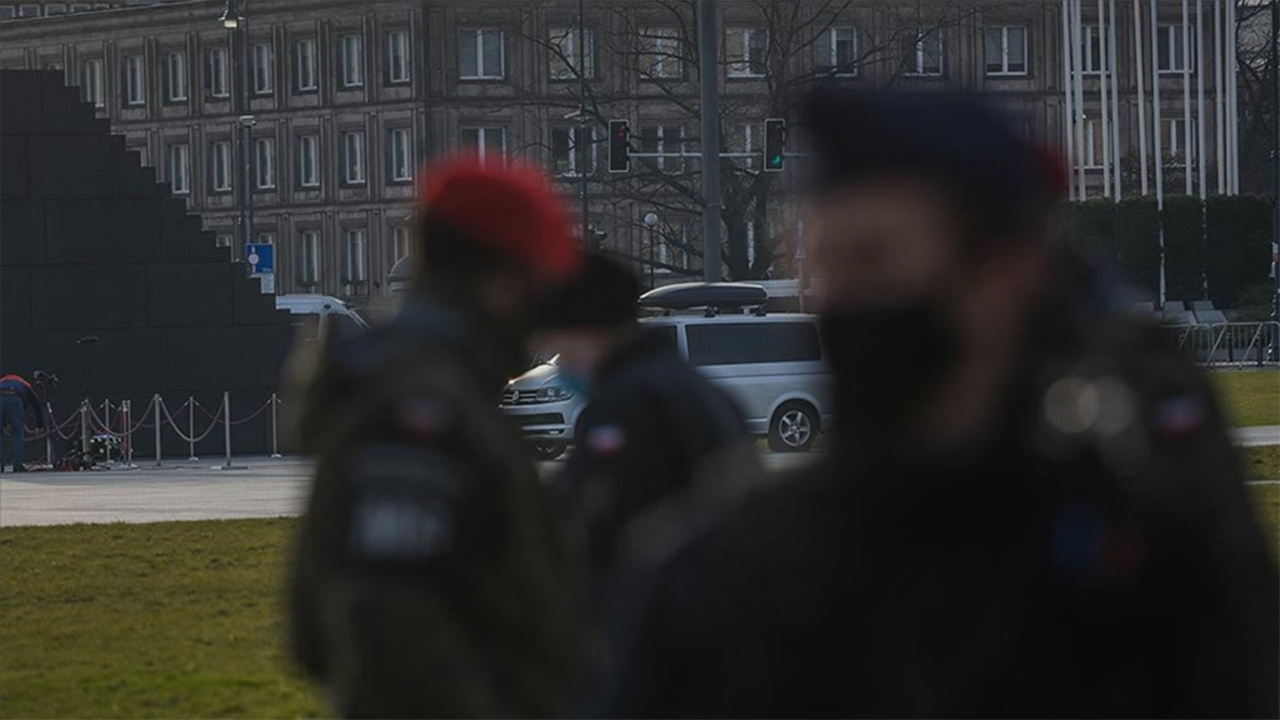 Türkiye'nin Varşova Büyükelçiliğine molotofkokteylli saldırı