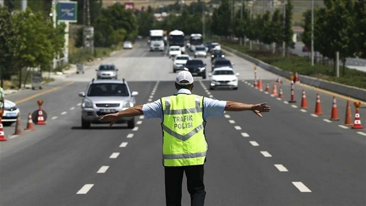 Yılbaşında dikkat! Valilikler duyurdu: İstanbul ve Ankara'da bu yollar kapatılacak