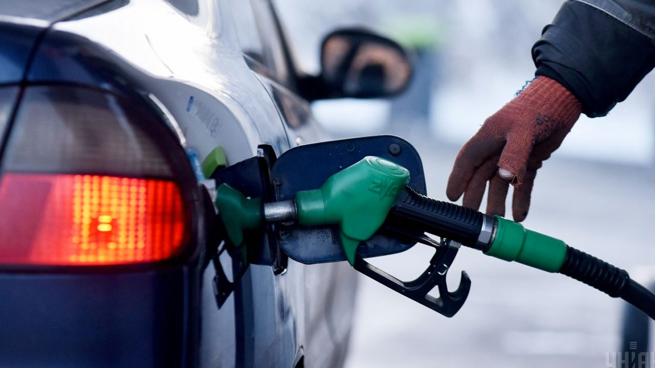 Benzine 31 Aralık 2021 itibariyle büyük zam geldi pompa fiyatları değişti