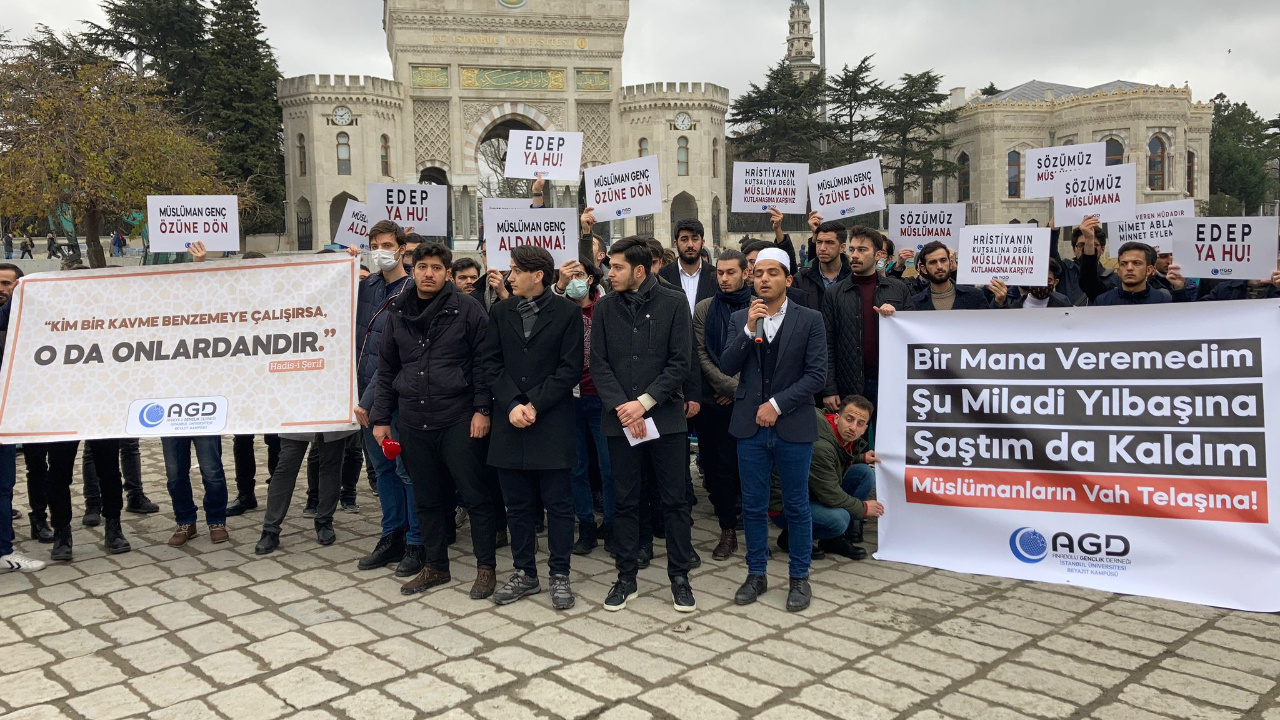 İstanbul'da maskesiz yılbaşı protestosu: Sen eğlenemezsin