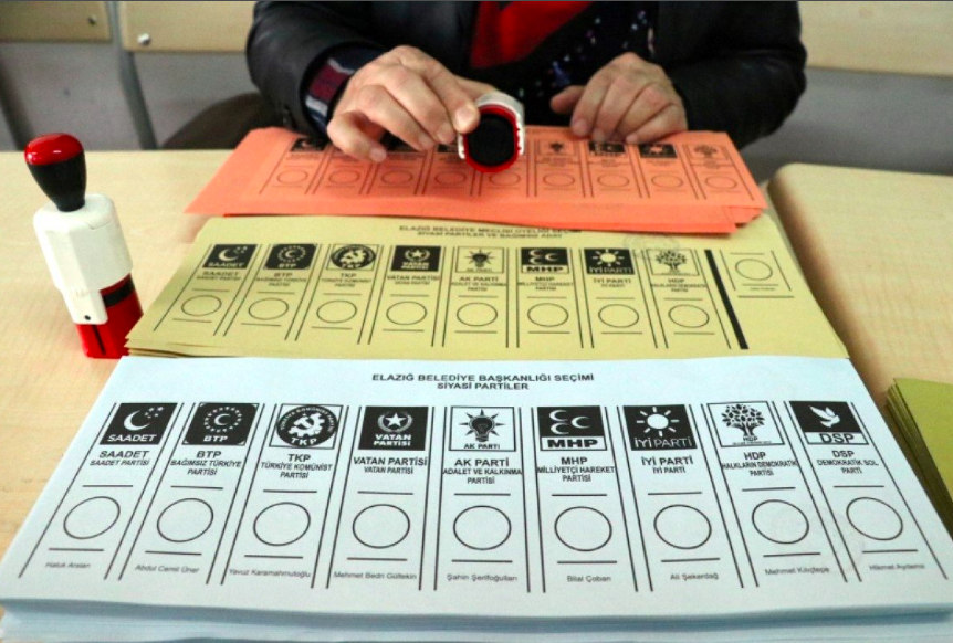 Metropoll'ün dindar seçmen anketinde 2021 başı ve sonu çok çarpıcı! AK Parti seçmeni nereye kaydı?