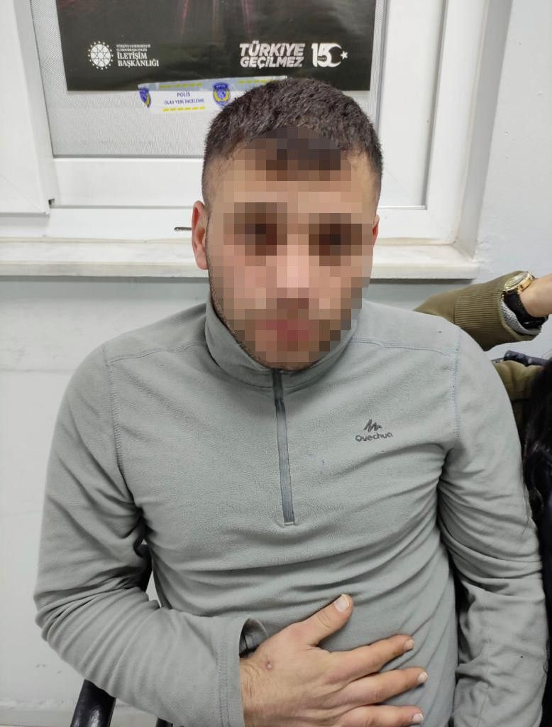 Genç kızın sütyeninden çıkan şey inanılmaz! Polis şüphelenip durdurunca ifşa oldu