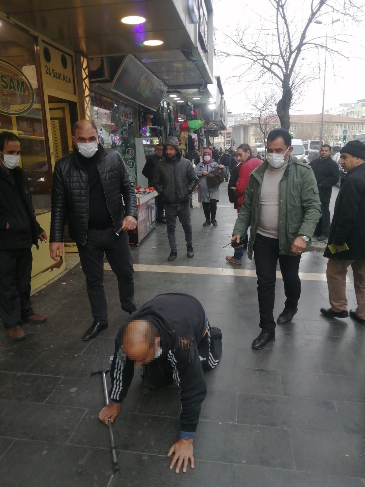 Gaziantep'te engelli gibi davranan dilenci zabıtayı görünce ayağa kalktı