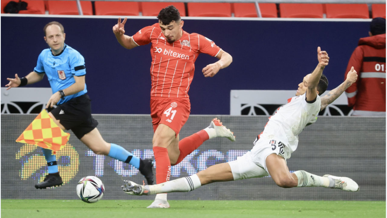 Beşiktaş, Antalyaspor'u penaltı atışları sonucunda mağlup edip Süper Kupa'nın sahibi oldu