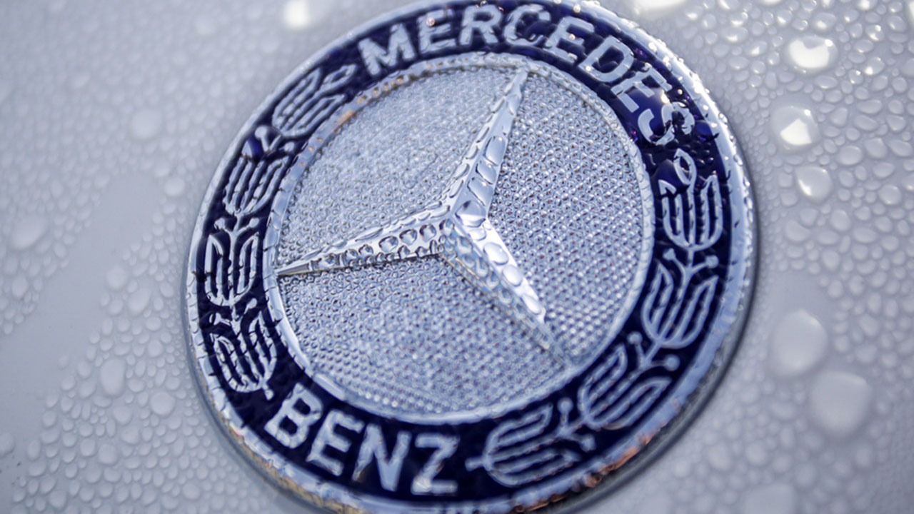 Mercedes-Benz'in satışları geçen yıl çip kıtlığı nedeniyle yüzde 5 düştü