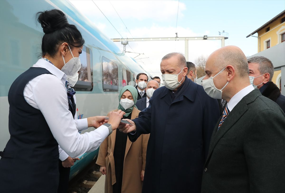 Cumhurbaşkanı Erdoğan Karaman Konya hızlı treni vatman koltuğunda: Bir müjde daha verdi