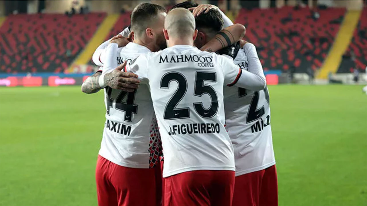Gaziantep - Fatih Karagümrük maçına dakikalar kala 5 futbolcu korona oldu