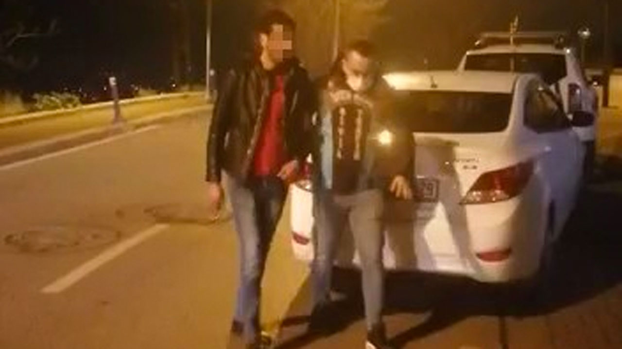 Beşiktaş'ta polis ekiplerinden değnekçiye suçüstü: Gözaltına alındı