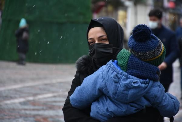 Meteoroloji uyarmıştı! Edirne'de kar yağışı başladı gece daha da artacak