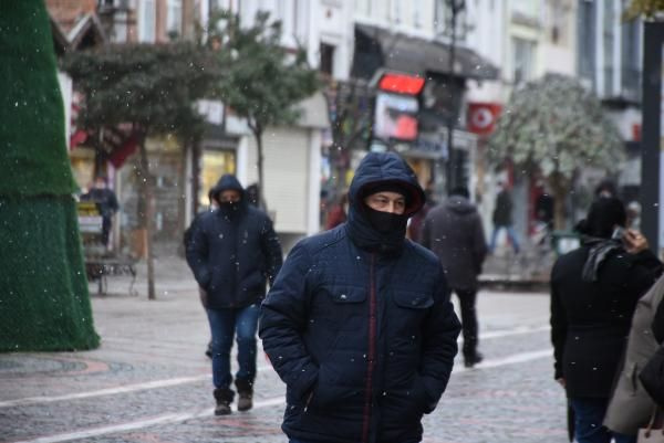 Meteoroloji uyarmıştı! Edirne'de kar yağışı başladı gece daha da artacak