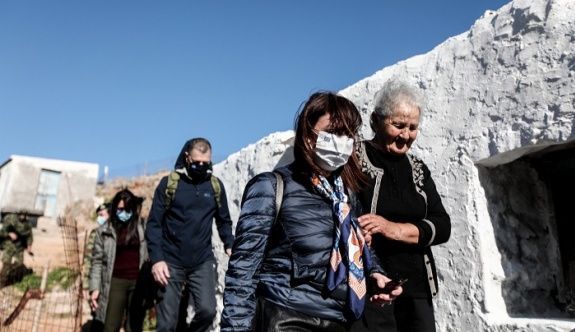 Yunanistan'dan en üst düzey tahrik! İşgal ettikleri Türk adalarında şov yaptı