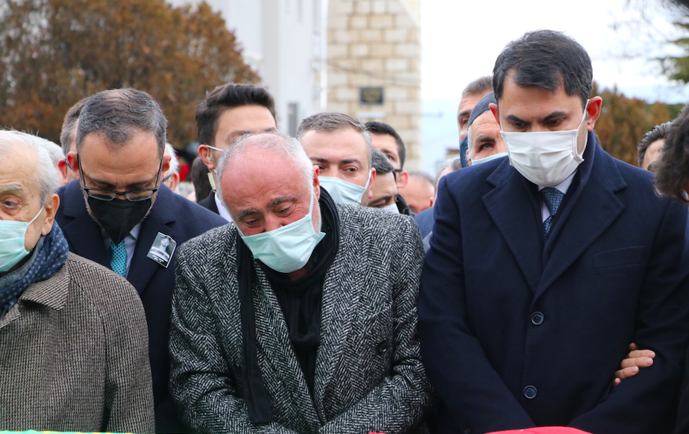 Futbolcu Ahmet Çalık'ın cenazesinde babasının feryadı yürekleri dağladı