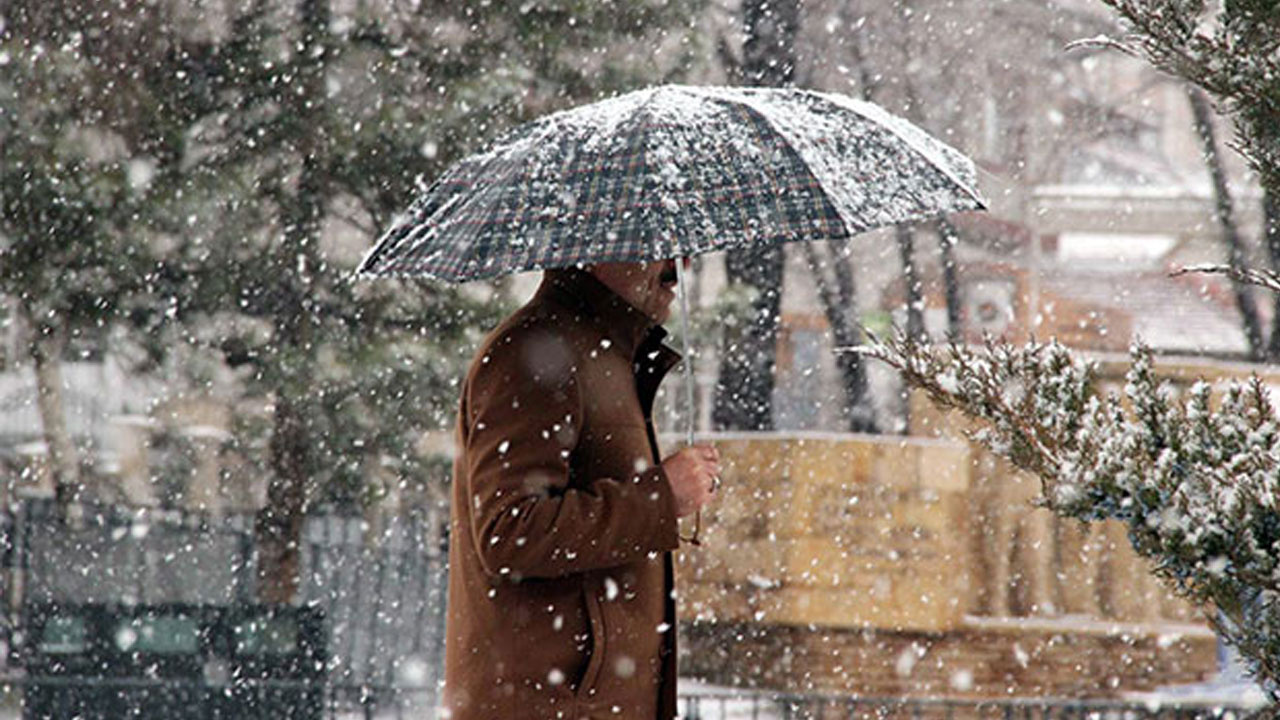 Yarın kar İstanbul, Bursa, Balıkesir'de! Meteroloji perşembe Ankara'ya varacak diyor