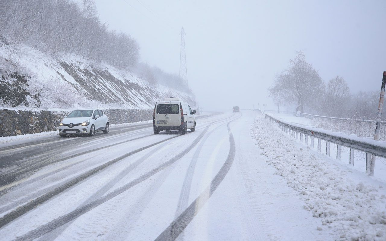 Yarın kar İstanbul, Bursa, Balıkesir'de! Meteroloji perşembe Ankara'ya varacak diyor