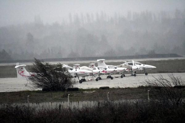 Tekirdağ'da fırtına ve kar etkili oluyor! Eğitim uçuşları ile deniz seferleri iptal edildi