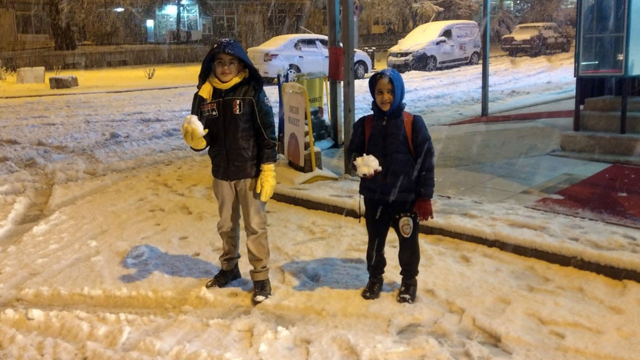 Kar ve fırtına fena vurdu 5 ilde okullar tatil edildi! Çanakkale, Kırklareli, Denizli...