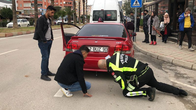 Adana'da ceza yememek için polis ağabeyini aradı ekiplerin tepkisi alkış aldı