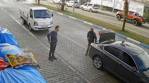 Antalya'da üzeri kirli işçisini otomobilinin bagajında taşımıştı! İnşaat şirketi sahibine 1665 lira ceza kesildi