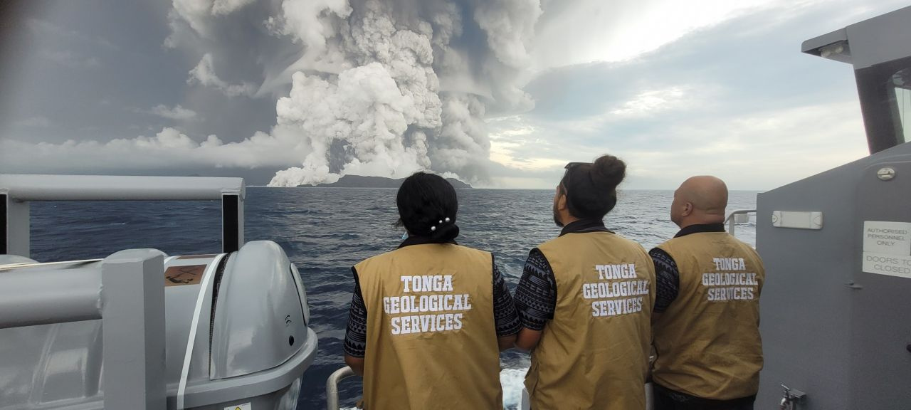 Yanardağ patlaması sonrası tsunaminin vurduğu Tonga ile bağlantı koptu! Başbakana ulaşılamıyor