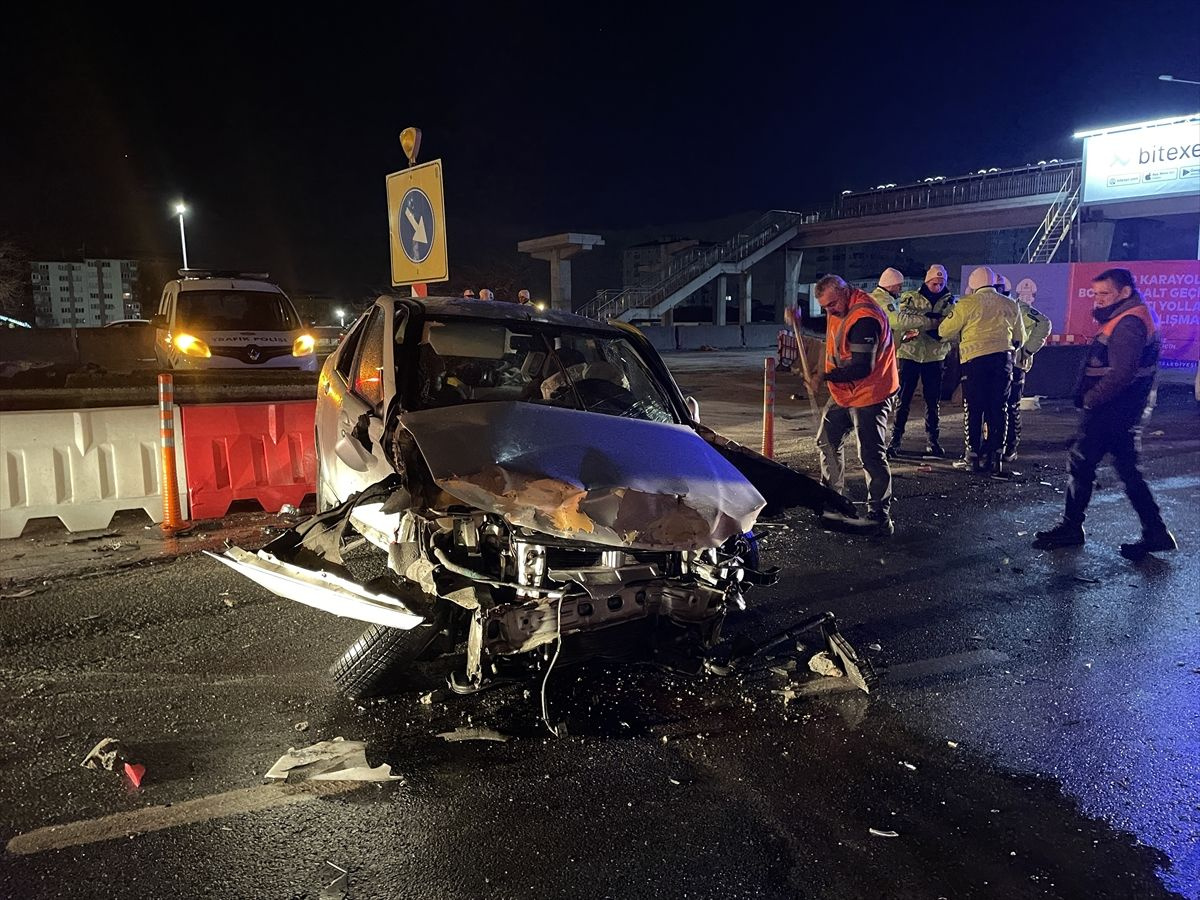 Maltepe'de kaza sonrası çekici bekleyen sürücü başka aracın çarpması sonucu öldü